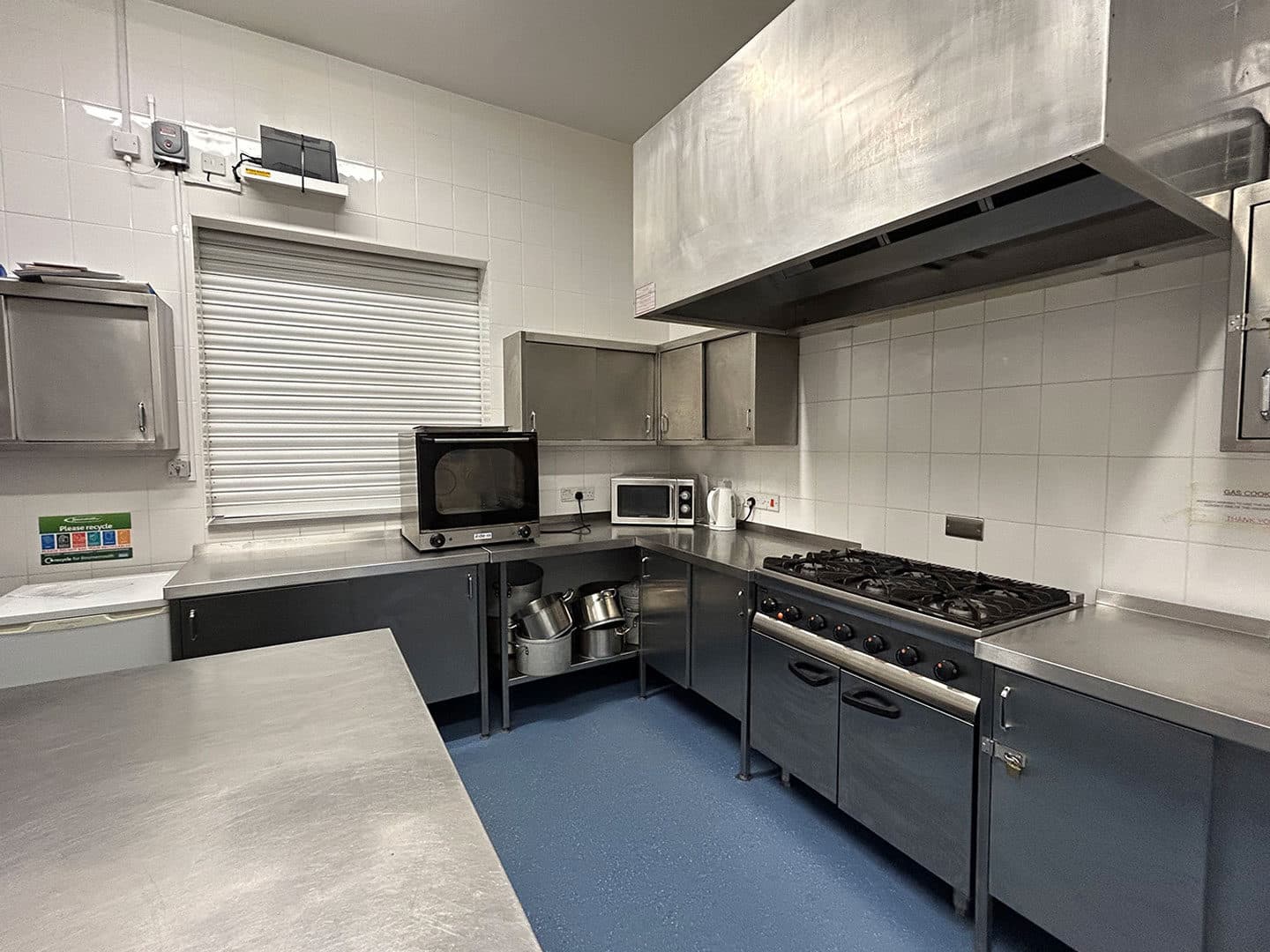 strouden park community centre gallery kitchen02